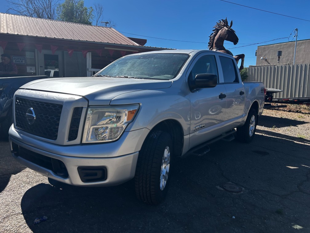 2017 Nissan Titan