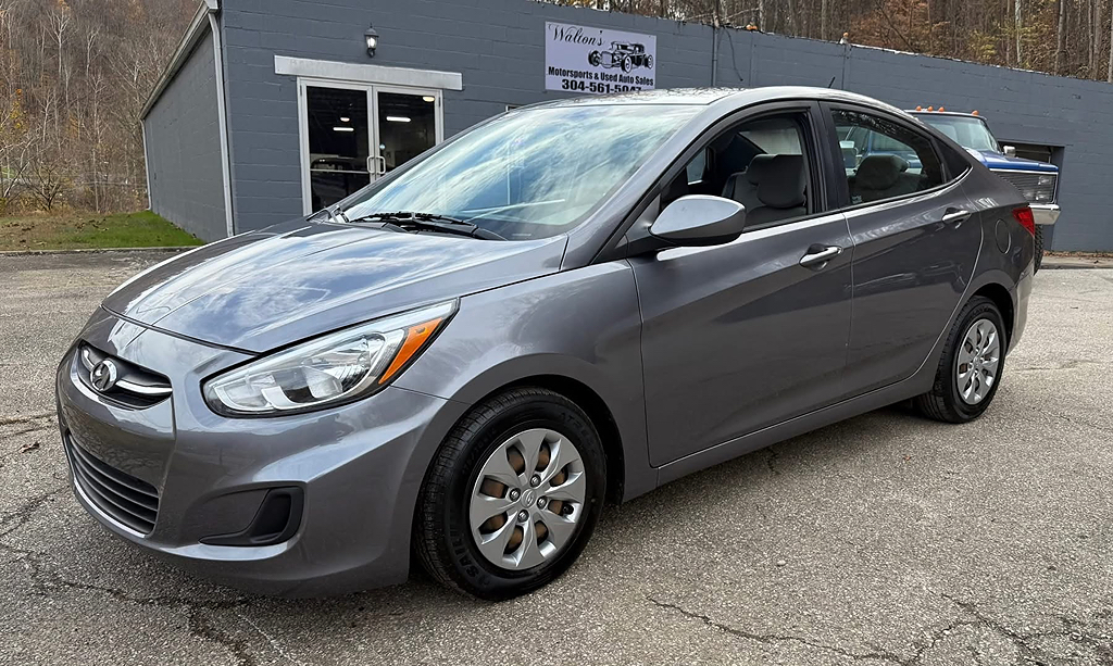 2017 Hyundai Accent SE's photo