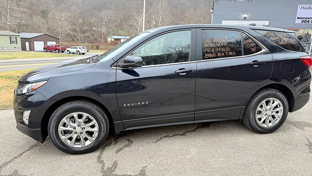 2021 Chevrolet Equinox LT's photo