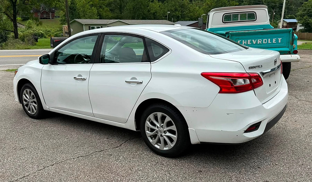 2018 Nissan Sentra SV - Photo 6