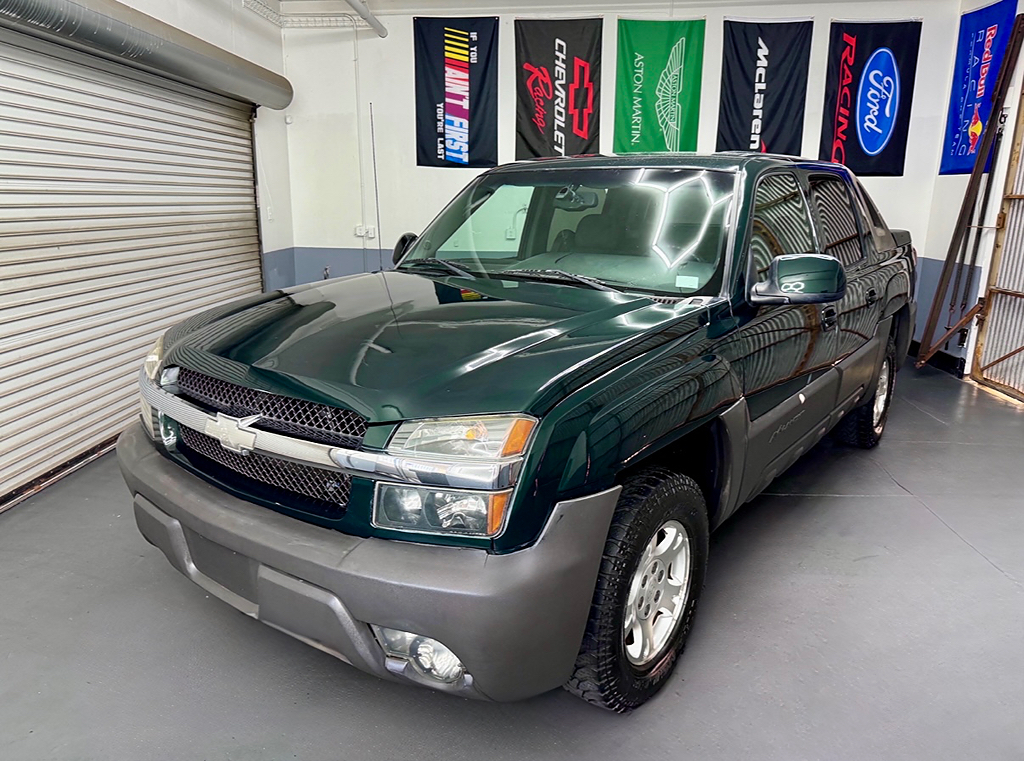 2003 Chevrolet Avalanche Base