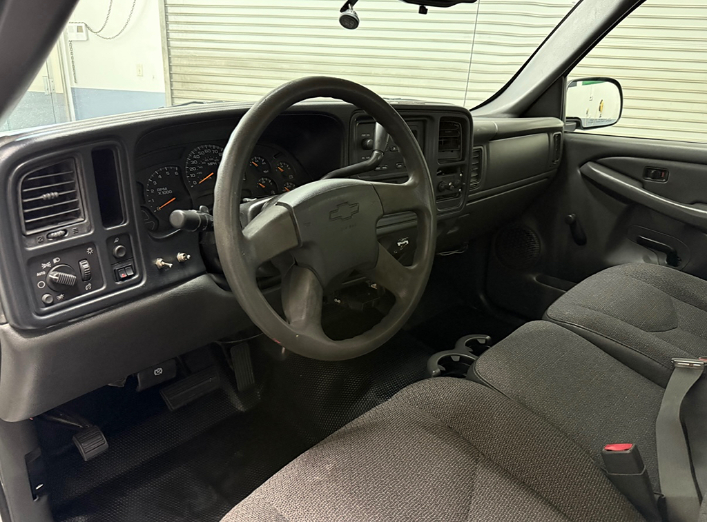 Additional photo of vehicle.