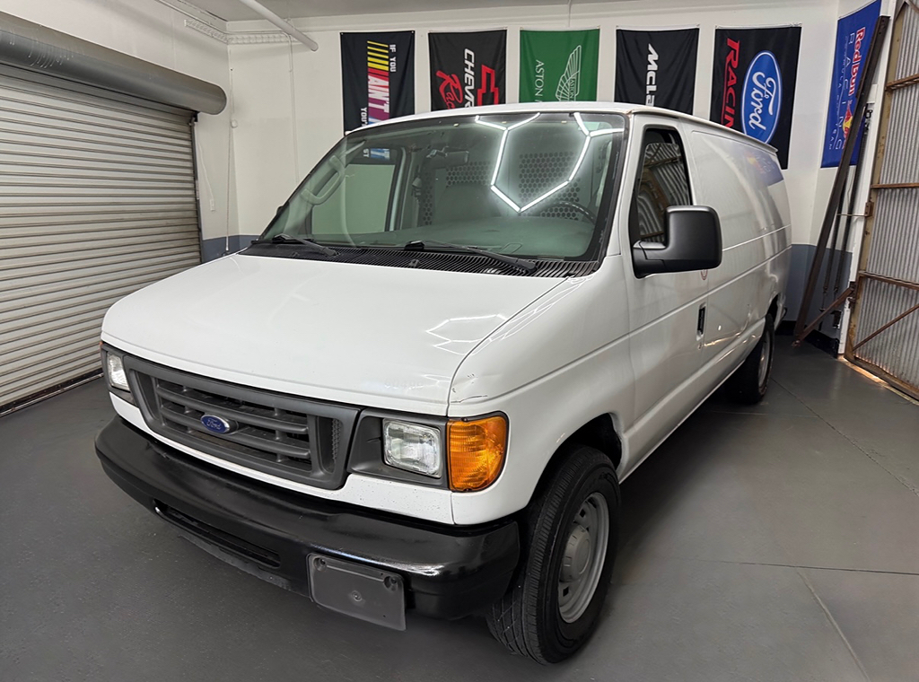 2005 Ford Econoline Van Commercial