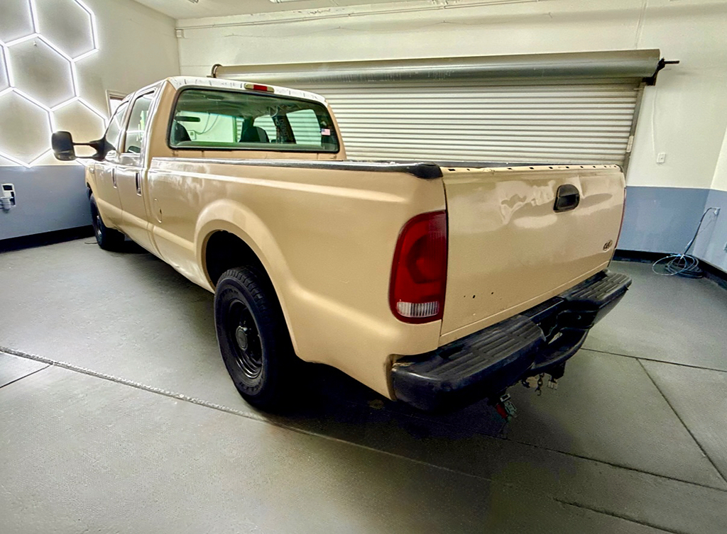 Additional photo of vehicle.