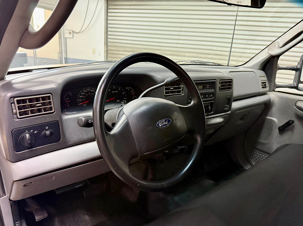 Additional photo of vehicle.