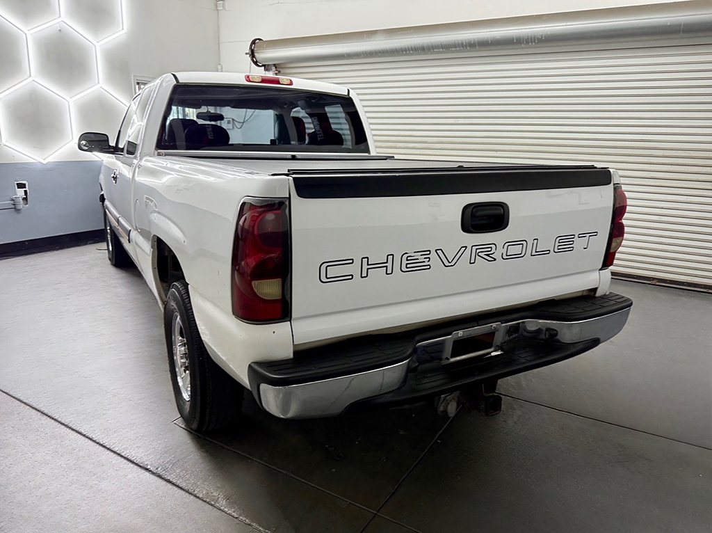 Additional photo of vehicle.
