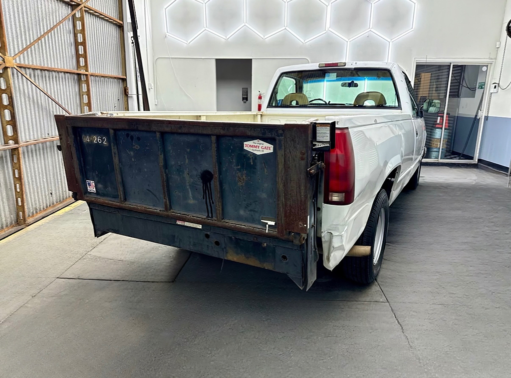 Additional photo of vehicle.