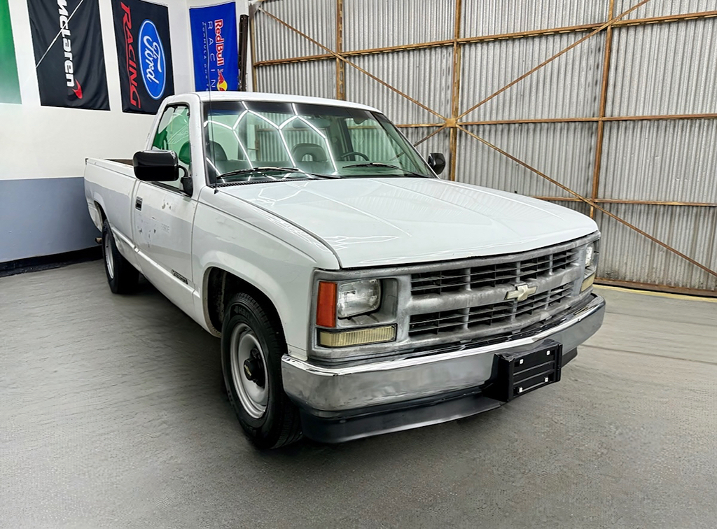 Additional photo of vehicle.