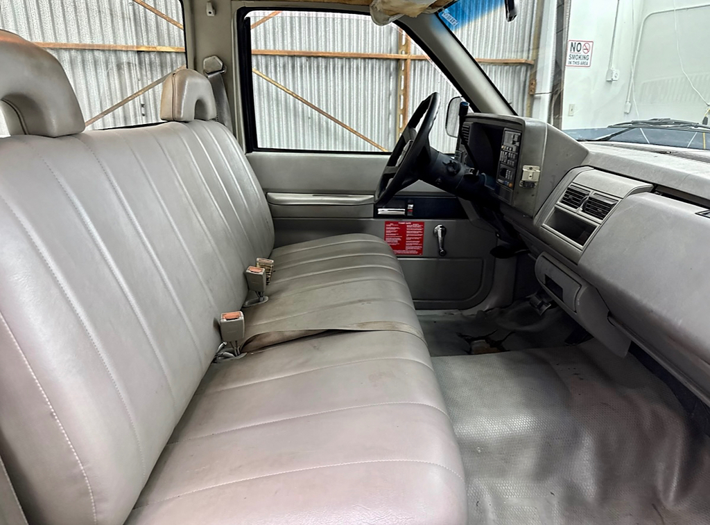 Additional photo of vehicle.