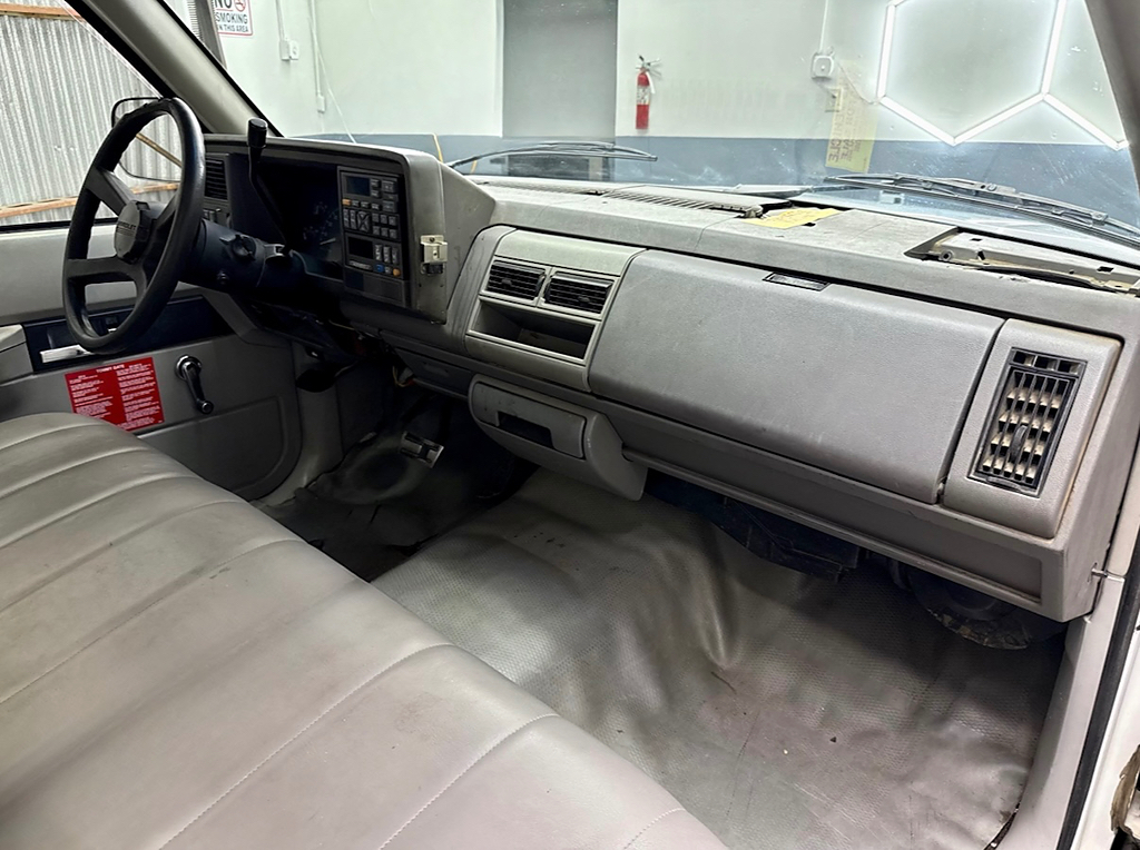 Additional photo of vehicle.