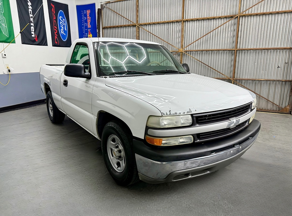 Additional photo of vehicle.