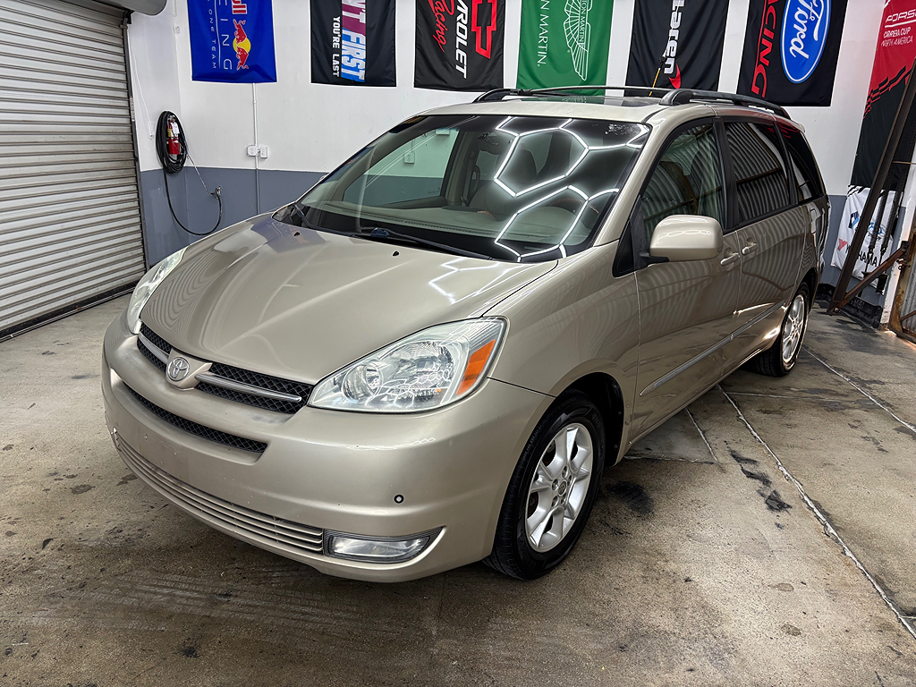 Additional photo of vehicle.