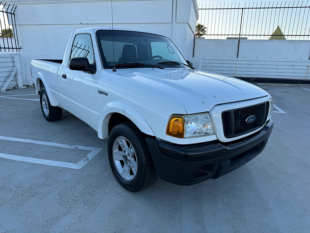 Additional photo of vehicle.