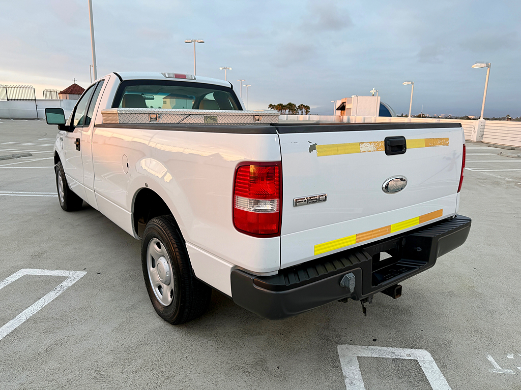 Additional photo of vehicle.