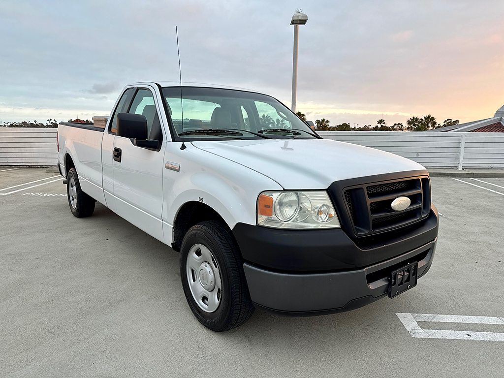 Additional photo of vehicle.
