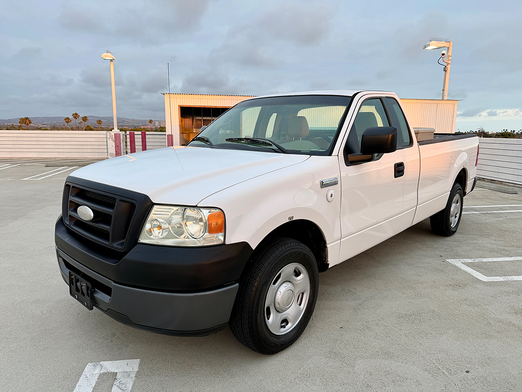 Additional photo of vehicle.