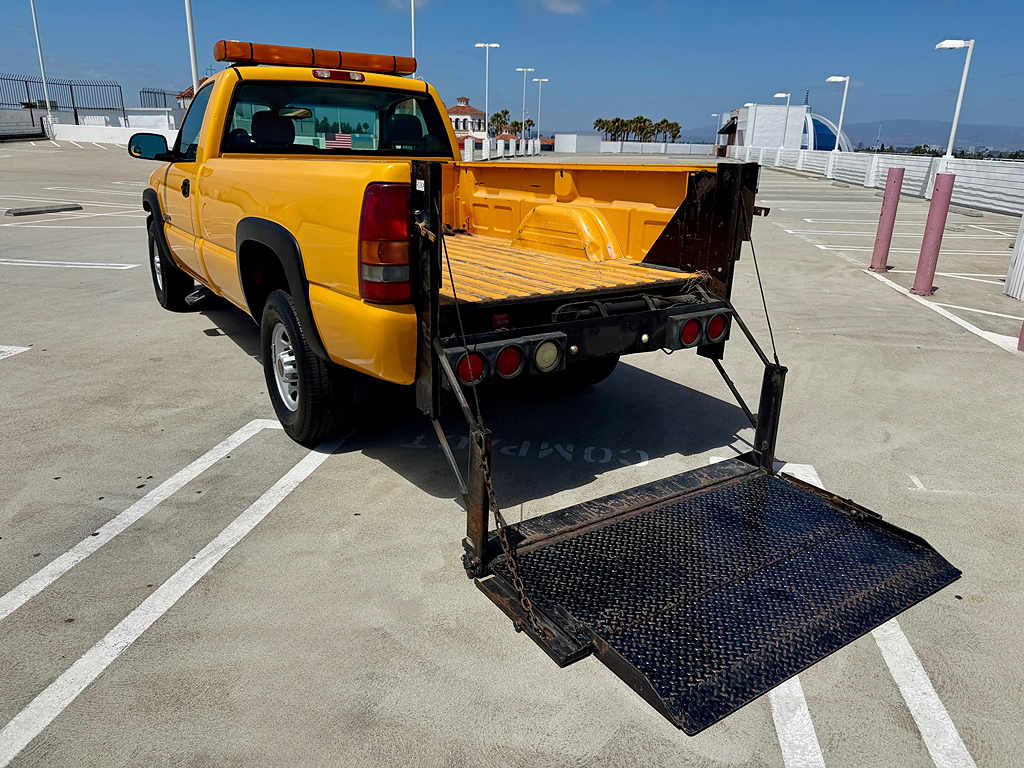 Additional photo of vehicle.