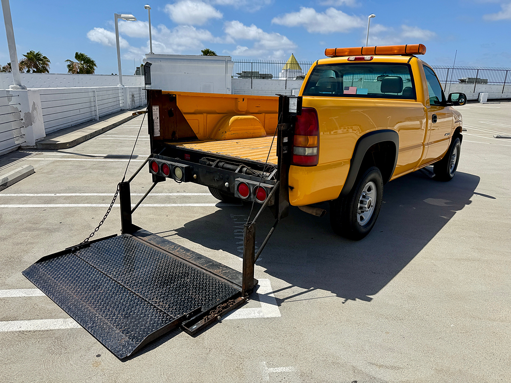 Additional photo of vehicle.