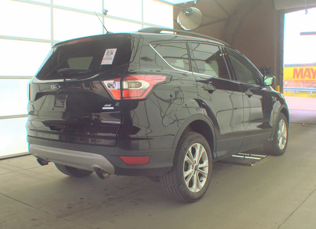 Additional photo of vehicle.