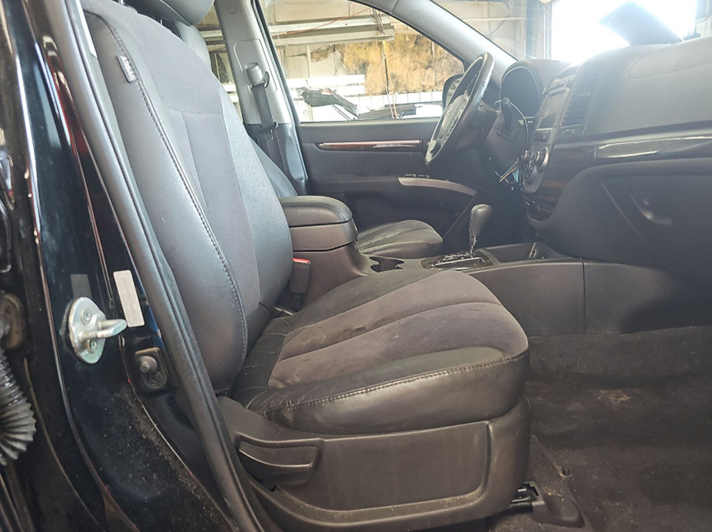 Additional photo of vehicle.