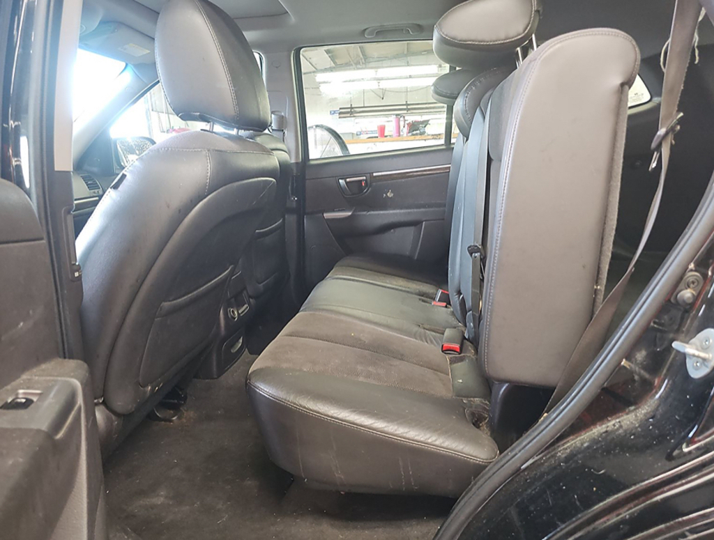 Additional photo of vehicle.