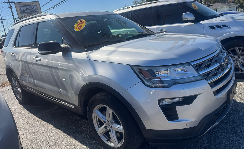 Additional photo of vehicle.