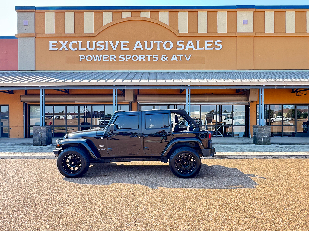 2015 Jeep Wrangler Unlimited Sahara's photo