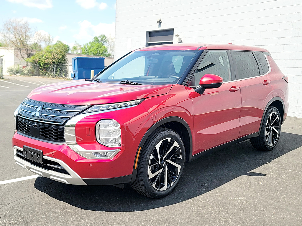 Photo of 2023 MITSUBISHI OUTLANDER