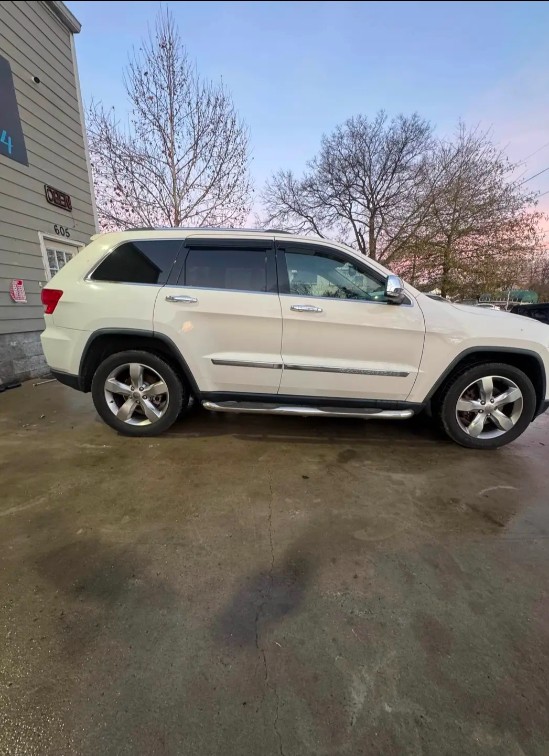 Photo of 2012 JEEP GRAND CHEROKEE