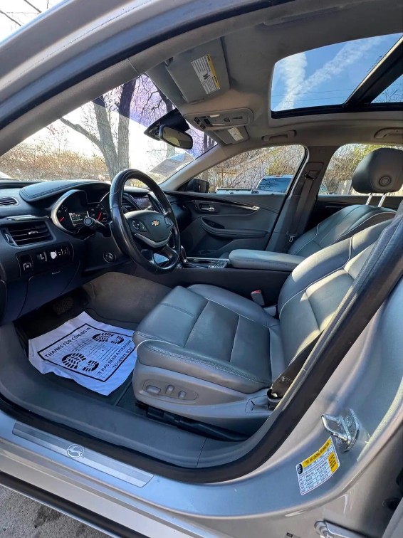 Additional photo of vehicle.