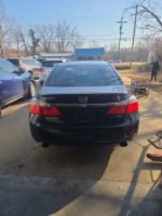 Additional photo of vehicle.