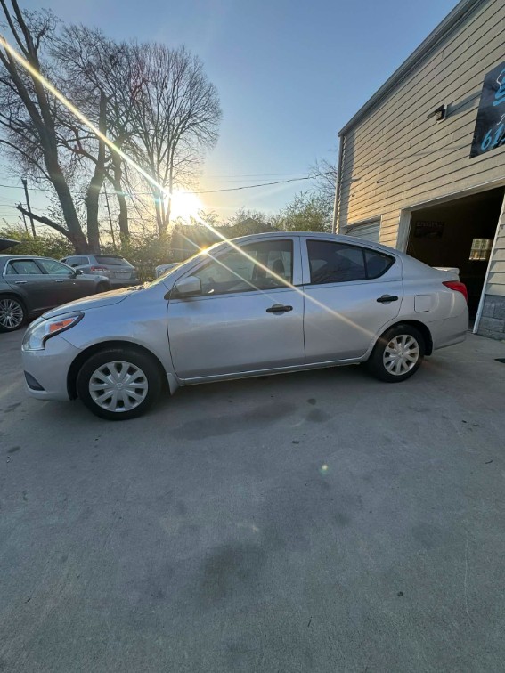2017 Nissan Versa Sedan S Plus