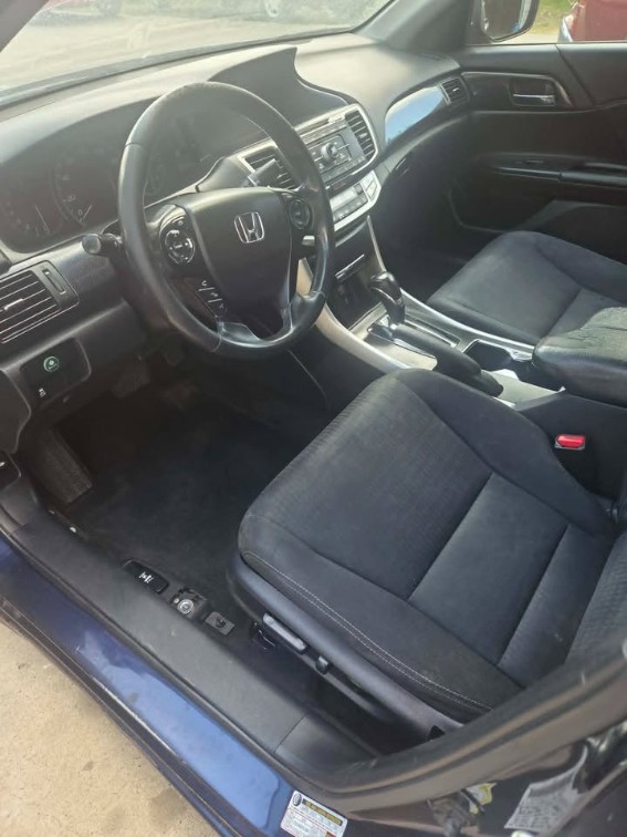 Additional photo of vehicle.