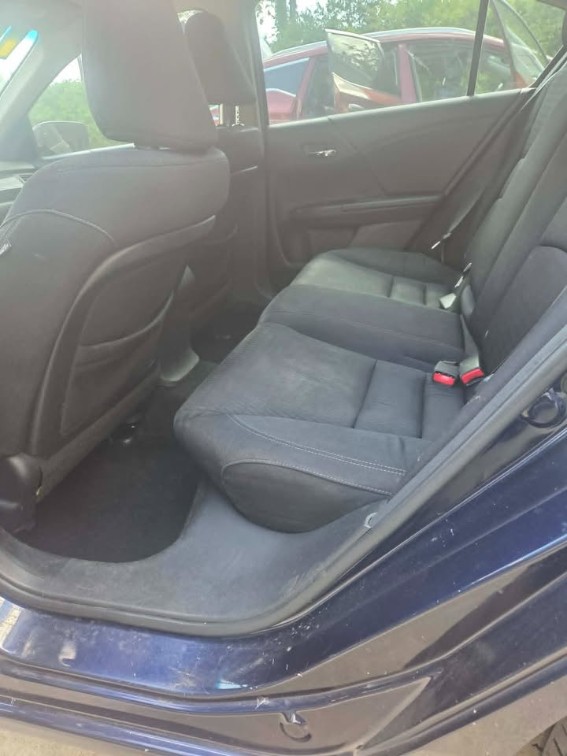 Additional photo of vehicle.