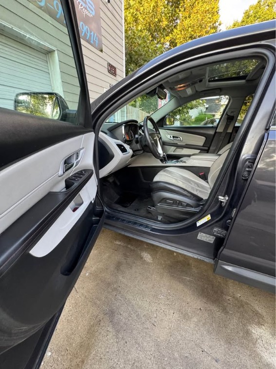 Additional photo of vehicle.