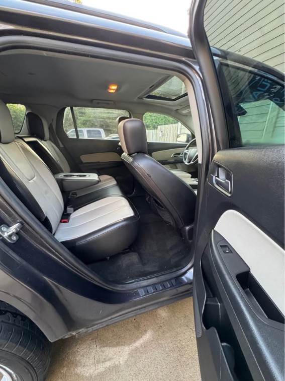 Additional photo of vehicle.