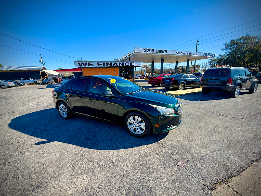 2014 Chevrolet Cruze LS's photo