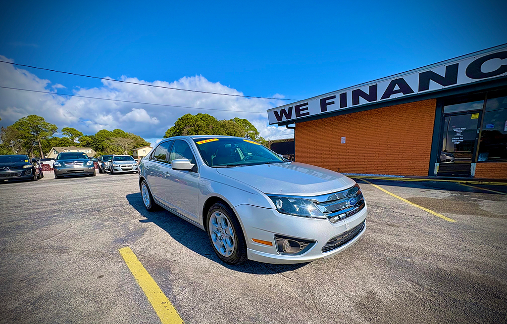 2010 Ford Fusion SE's photo