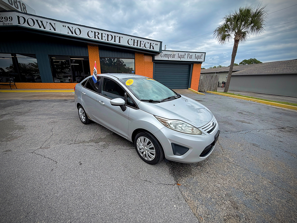 2012 Ford Fiesta S Sedan's photo