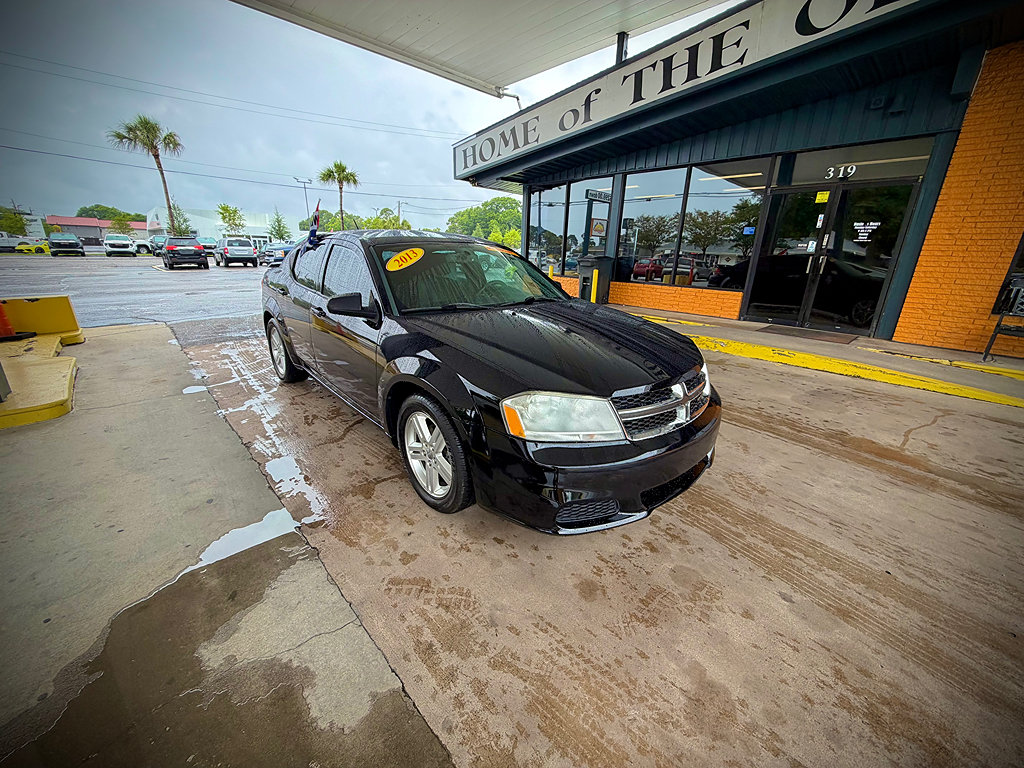 2013 Dodge Avenger SE's photo