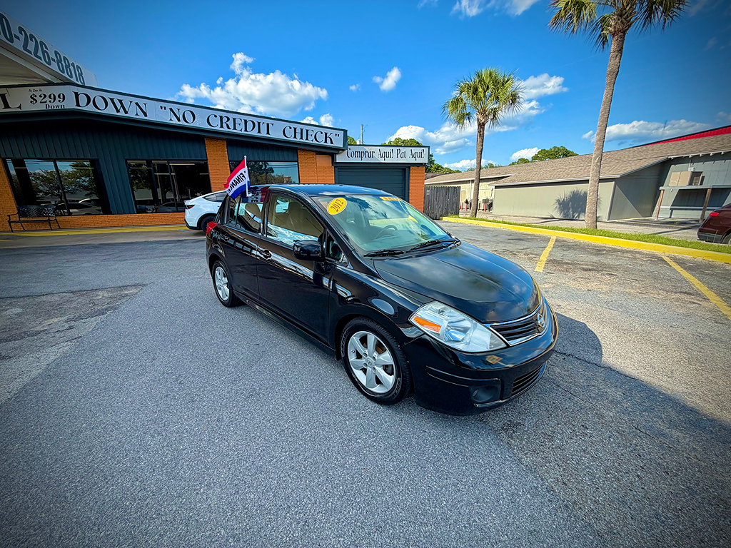 2012 Nissan Versa 1.8 SL CVT's photo