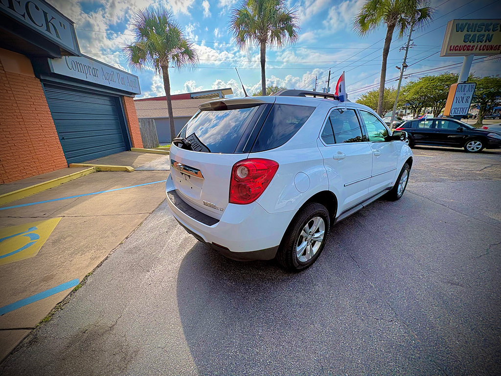 Additional photo of vehicle.