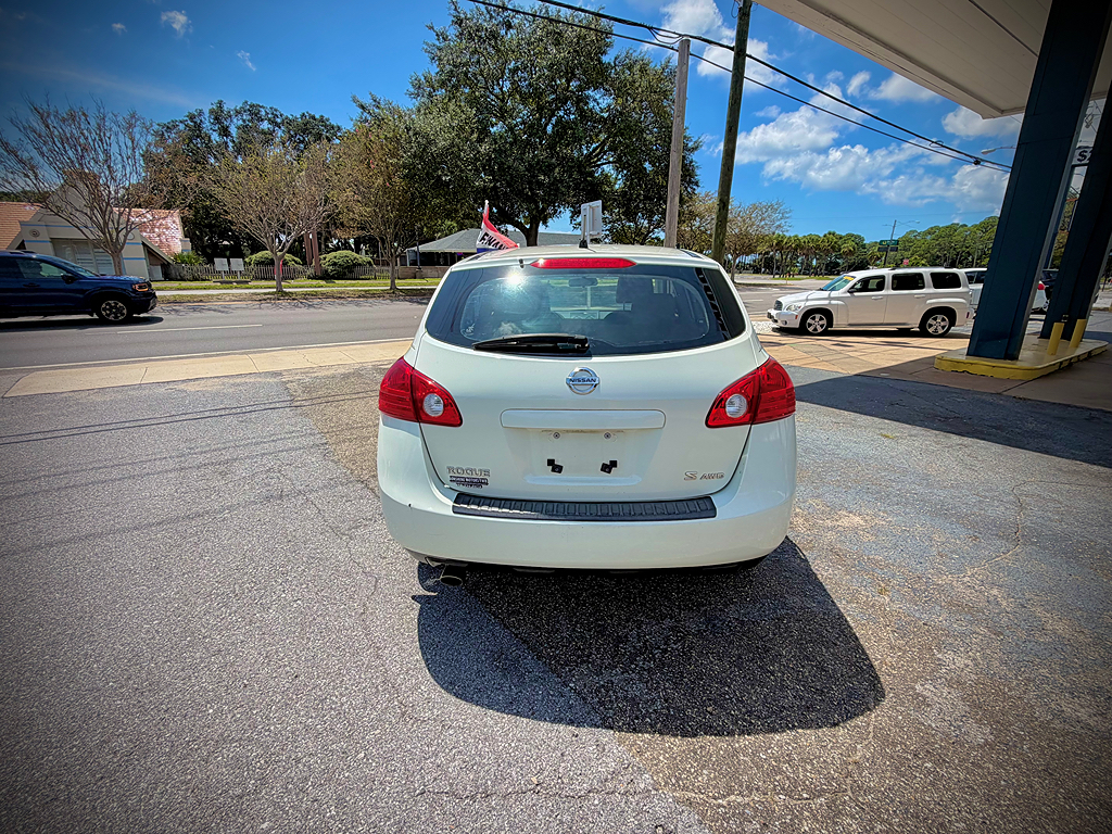 Additional photo of vehicle.