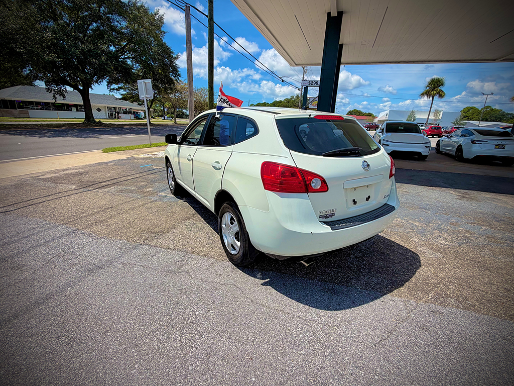 Additional photo of vehicle.