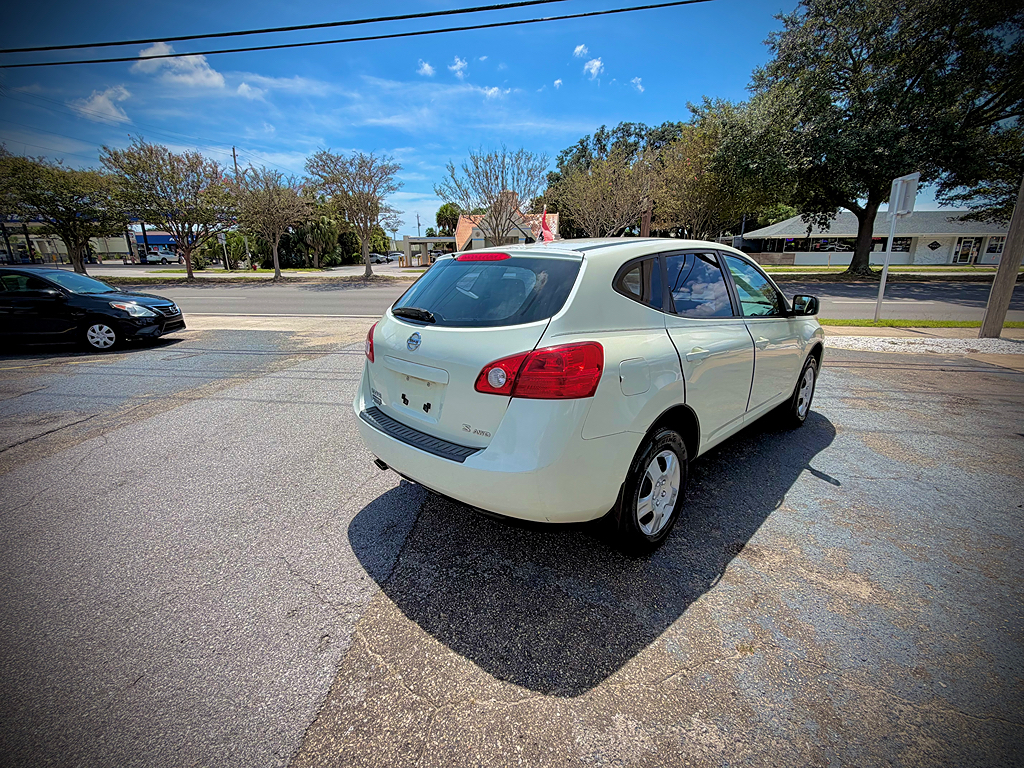 Additional photo of vehicle.
