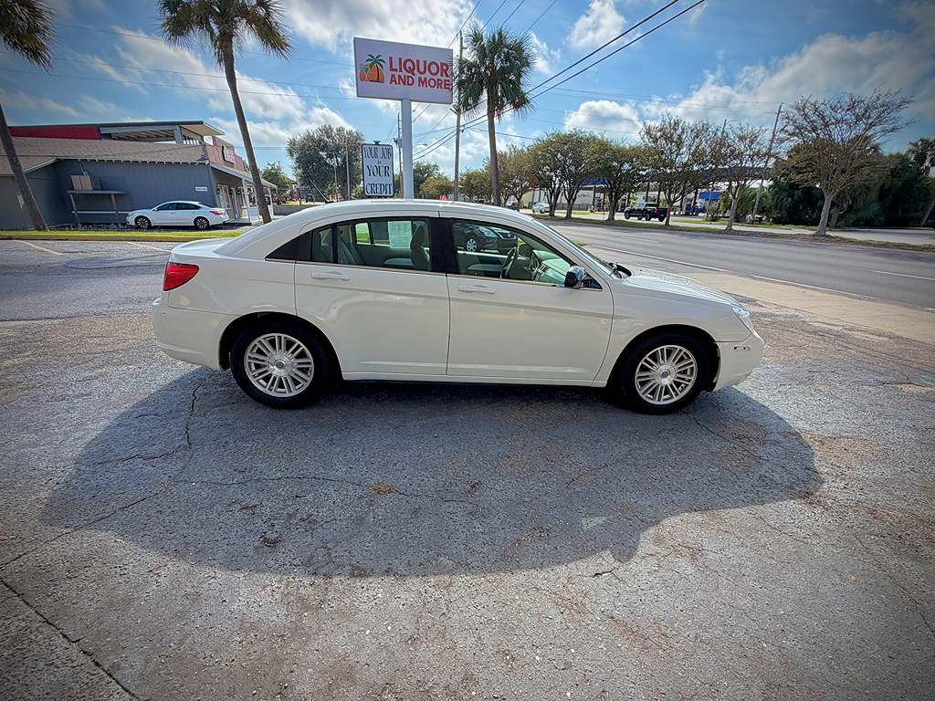 Additional photo of vehicle.