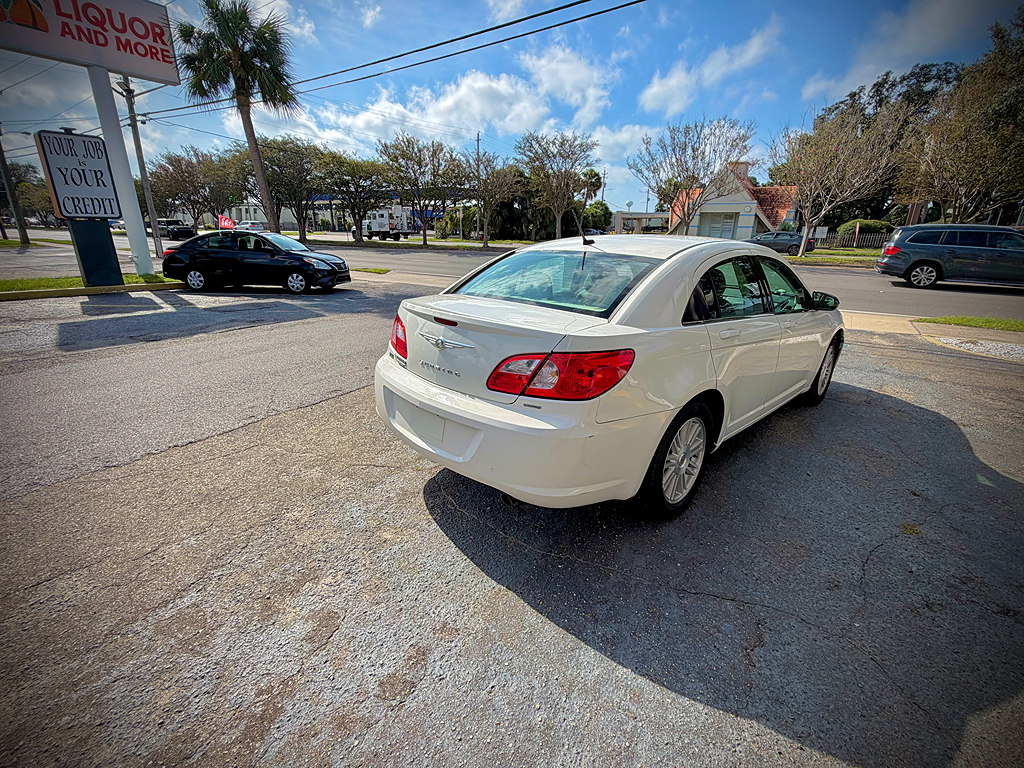 Additional photo of vehicle.