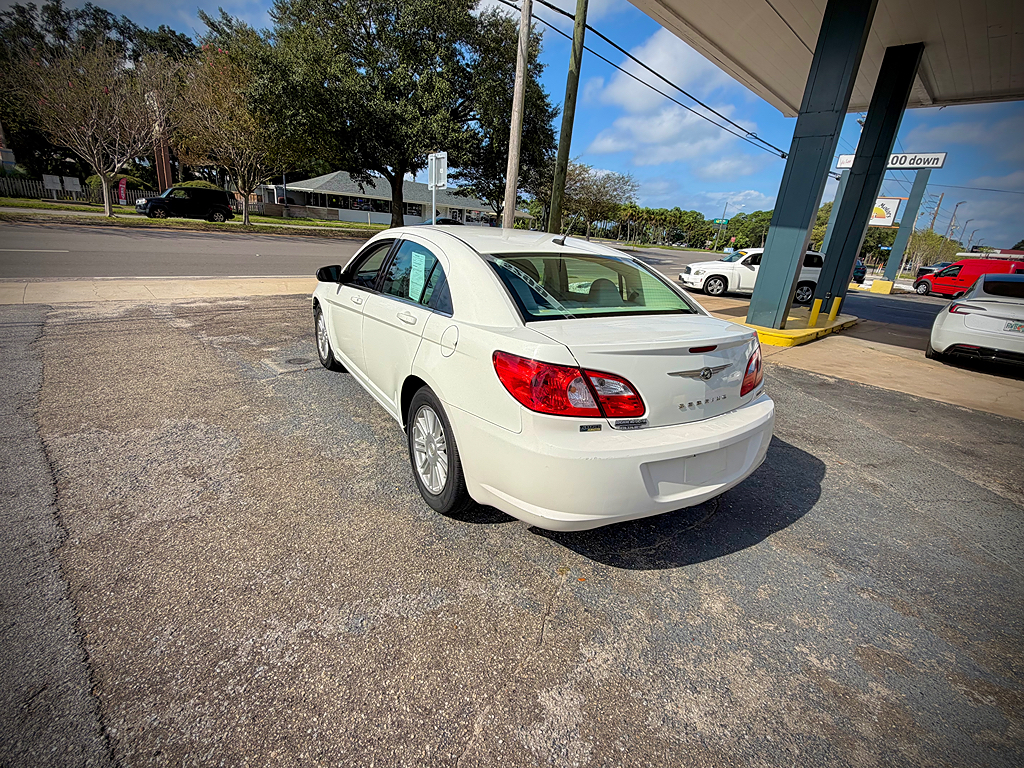Additional photo of vehicle.
