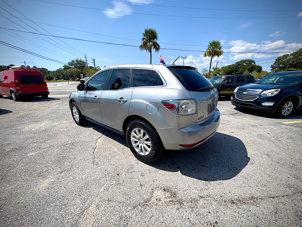 Additional photo of vehicle.