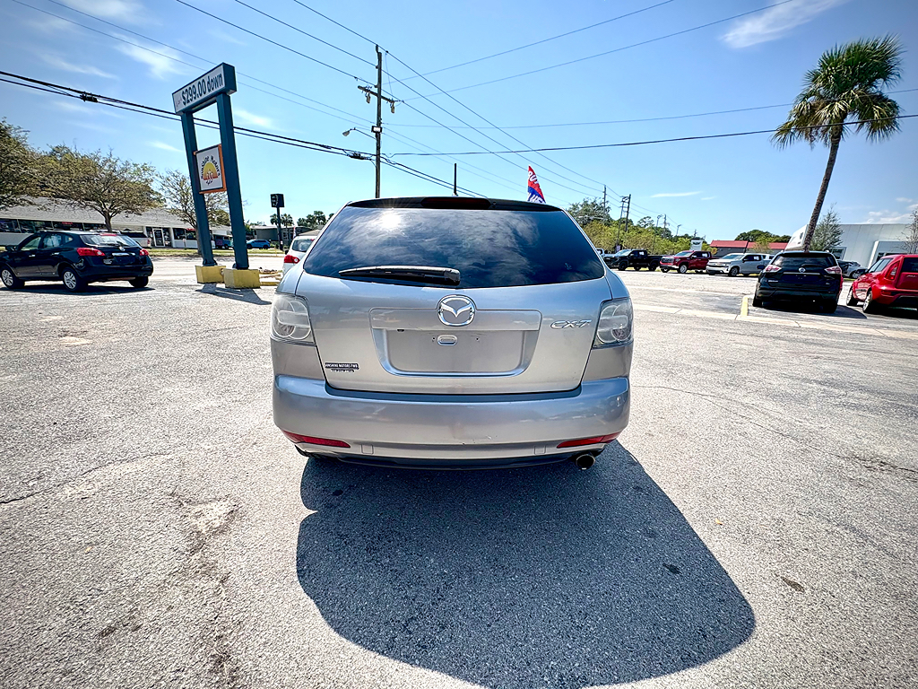Additional photo of vehicle.